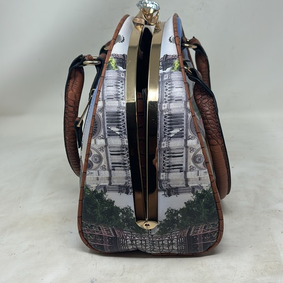 Beautiful Medium Paris handbag - Picture 12 of 13